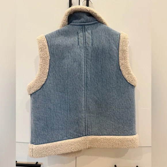 *NWT* Zara Vest (size XS) - Picture 2 of 3
